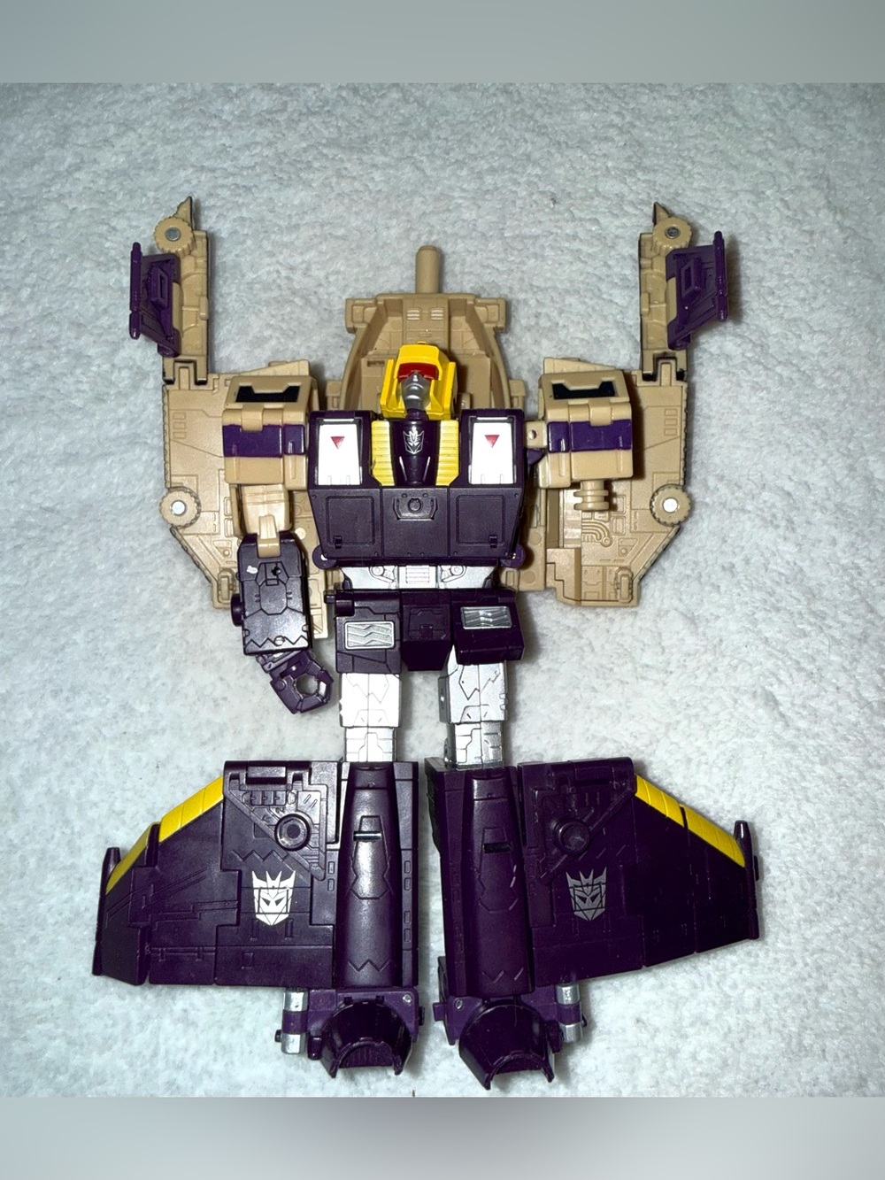 Hasbro Transformers Legacy Leader Class Blitzwing action figure—see Description